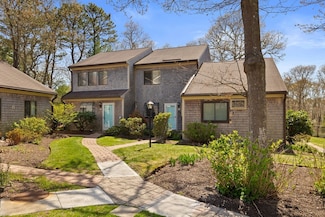 2 Roundhouse Rd, Bourne, MA 02532