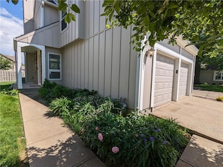 15527 Marty St, Overland Park, KS 66223