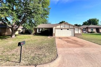 1612 Prince Ct, Benbrook, TX 76126