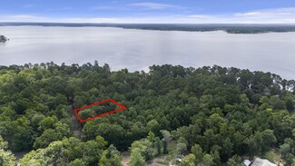 201 Clara Dr, Bronson, TX 75930