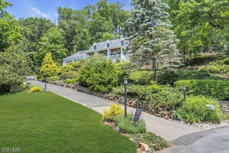855 Cardinal Ln, Bridgewater, NJ 08807