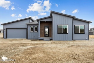 2551 S Sanctuary Dr, Palmer, AK 99645