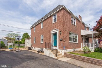 327 Holland St, Crum Lynne, PA 19022