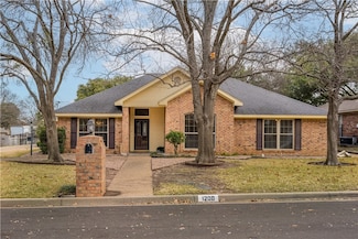 1200 Mesa Verde Dr, Waco, TX 76712