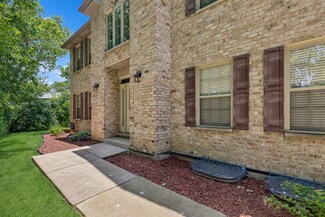18429 Stonecreek Dr, Hazel Crest, IL 60429