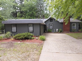72 6 Mile Rd NE, Comstock Park, MI 49321