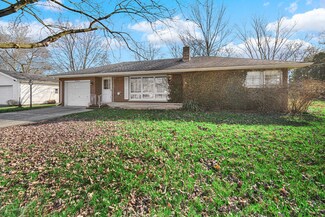 913 Dogwood St SW, Demotte, IN 46310