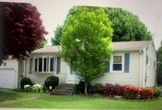 35 All Saints St, Woonsocket, RI 02895