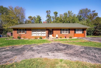 706 Crittenden Cir, Russellville, KY 42276