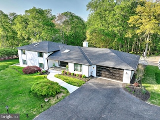 317 Springvale Rd, Great Falls, VA 22066