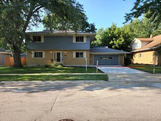 1554 Lin Lor Ln, Elgin, IL 60123