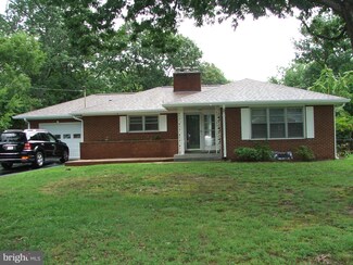 6613 Hackberry St, Springfield, VA 22150