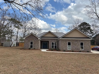 1652 Denton Rd, Dothan, AL 36303