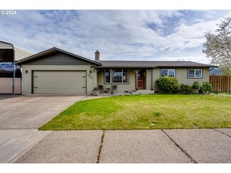 581 Laksonen Loop, Springfield, OR 97478