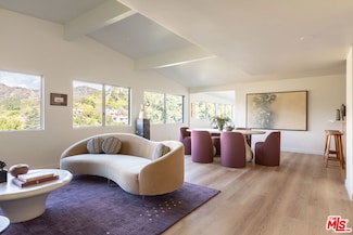 5661 Spreading Oak Dr, Los Angeles, CA 90068