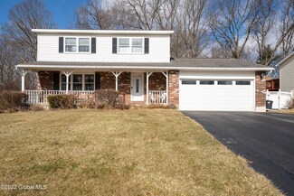 27 Petalas Dr, East Greenbush, NY 12061