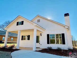 179 Live Oak Ln, Comer, GA 30629