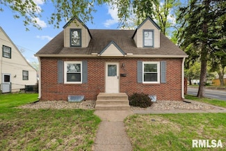 2605 Pacific St, Davenport, IA 52804