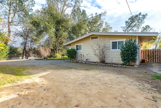17777 Irish Rd, Redding, CA 96003