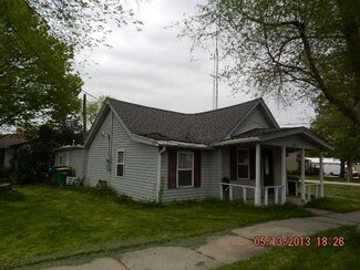 121 W 1st St, Kingston, IL 60145