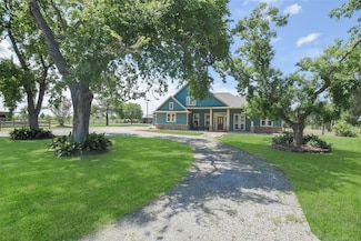 37819 Brumlow Rd, Hempstead, TX 77445
