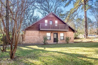 244 Pinehurst Cir, Hazlehurst, MS 39083