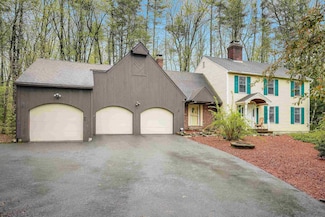 15 Roosevelt Dr, Bedford, NH 03110