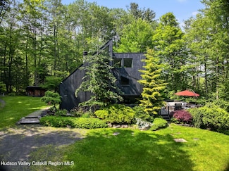 69 Irondale Rd, Phoenicia, NY 12464