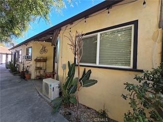 5710 1/2 Vineland Ave, Los Angeles, CA 91601