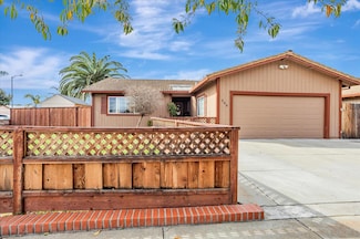 200 Carnoble Dr, Hollister, CA 95023