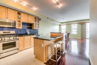 209 8th St E Unit 406, Saint Paul, MN 55101