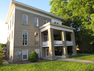 310 E Washington St Unit 2, Morris, IL 60450