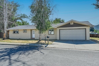 210 Sherman St, Yreka, CA 96097