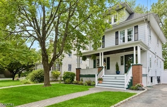 30 Hillcrest Terrace, Verona, NJ 07044
