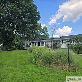 15 Willow Run Ln, Belle Mead, NJ 08502
