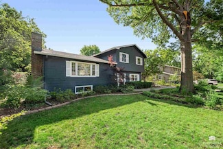 1828 Virginia Dr, Manhattan, KS 66502