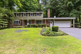 101 Wooded Heights Dr, Camillus, NY 13031