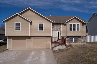 1116 W 13th Ln, Eudora, KS 66025