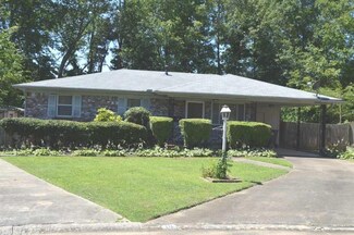 18 Utica Ln, Little Rock, AR 72204
