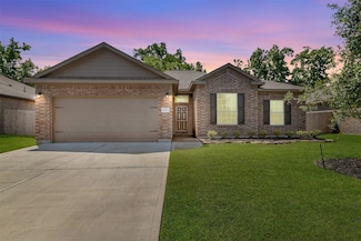 426 Pebble Dr, Dayton, TX 77535