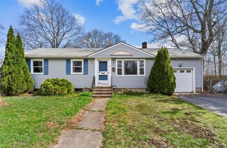 15 Pettine St, Coventry, RI 02816