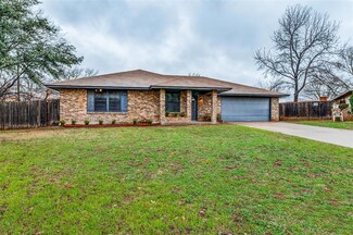 2313 Whispering Ct, Fort Worth, TX 76133
