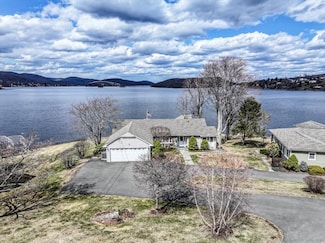 114 N Lake Shore Dr, Brookfield, CT 06804