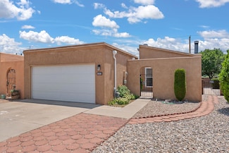 5725 Elmwood Dr NE, Albuquerque, NM 87109