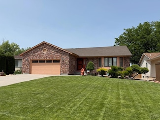 1509 Kingsroyal Blvd, Pueblo, CO 81005