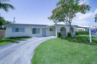 214 SW 3rd St, Boca Raton, FL 33432