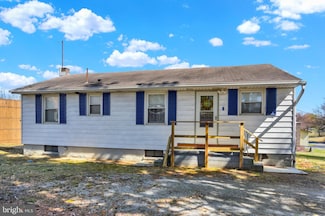 5116 Lake Dr, Harrisburg, PA 17112