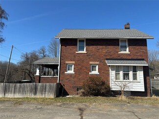 2212 Mahoning Ave NW, Warren, OH 44483
