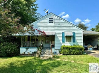 77 Sunrise Ave, Martinsville, VA 24112