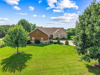 175 Crooked Stick Pass, North Prairie, WI 53153